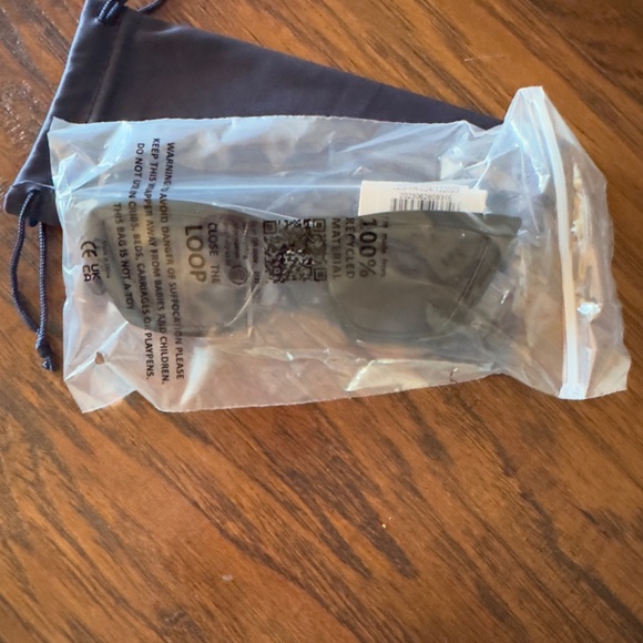 NEW, VELODROME | BLACK Cat-Eye Sunglasses - Picture 9 of 10